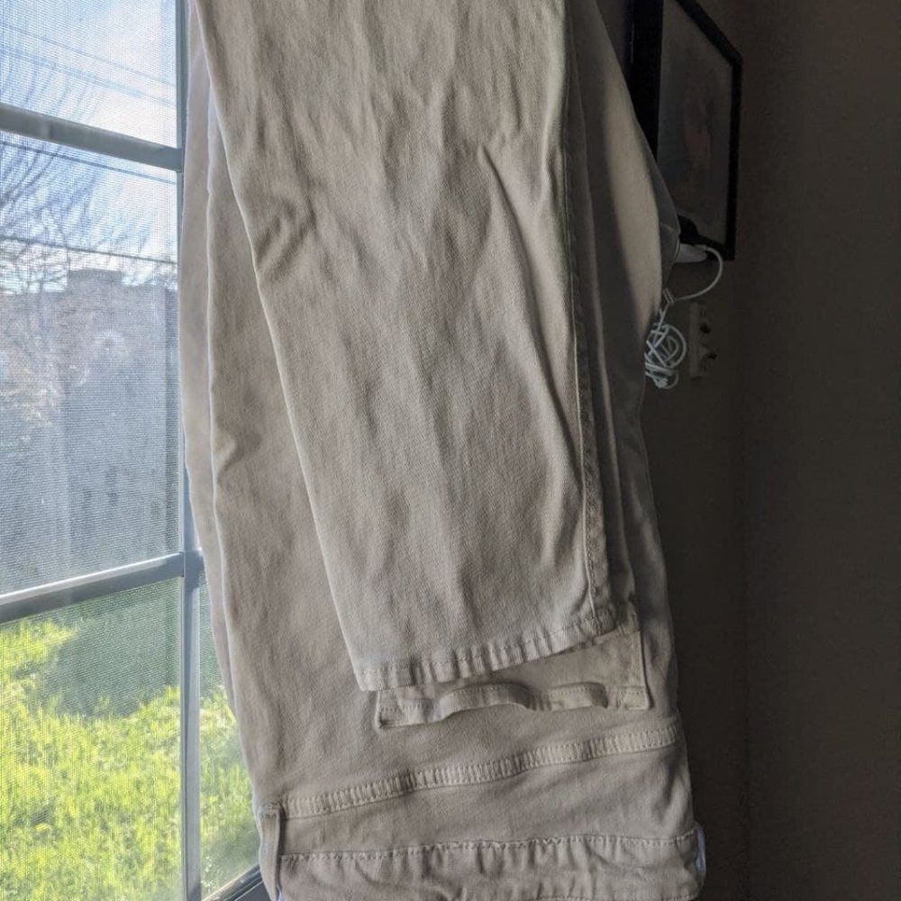 White Old Navy Stretchy Jeans